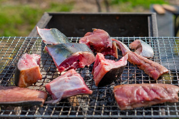 ブリのあらを焼く