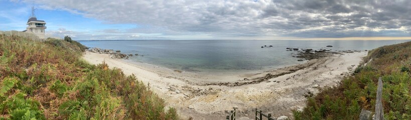 Le sémaphore le long de la côte à Beg-Meil en Bretagne Cornouaille Finistère France	