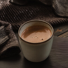 Fröhliche Weihnachten mit süßem Chai-Latte: Schokolade