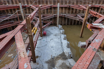 Structural system to prevent soil collapse by sheet pile and soil collapse prevention structure