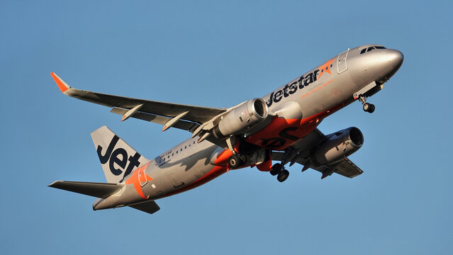 Australian airline Jetstar plane departs from Melbourne Airport