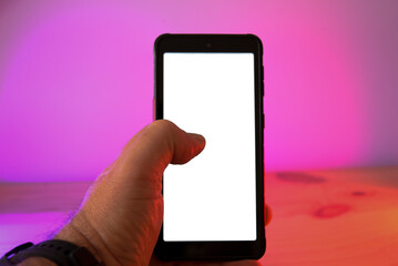 movil con pantalla en blanco