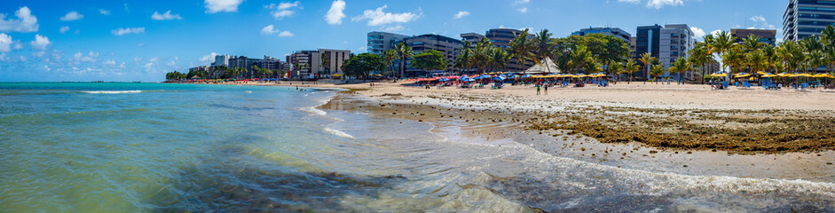 Fototapeta premium Panorama da praia da ponta verde Maceió Alagoas Brasil nordeste brasileiro