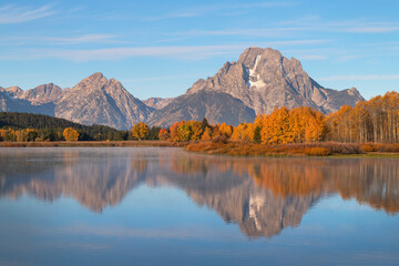 Obraz premium Fall color at Oxbow Bend of the Snake River, Grand Teton National Park, Wyoming.