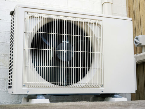Air conditioner outdoor unit, heat pump, split system.