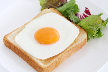 目玉焼き トースト