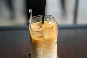 glass of cola with ice