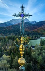 Zakopane: Sanktuarium na Krzeptówkach - widok z drona o poranku jesienią