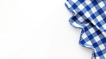 Obraz premium Blue and white checkered pattern border on the right side of an empty white background