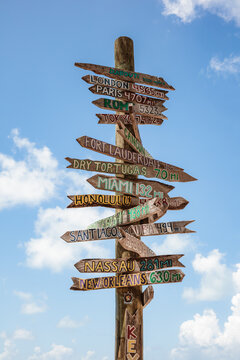 Signpost with distances to mayor cities, Key West, Florida