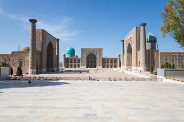 Fototapeta premium View of the Registan and its three madrasahs in Samarkand