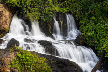 Obraz premium Pha Suea Waterfall in the forest of Thailand near Mae Hong Son City