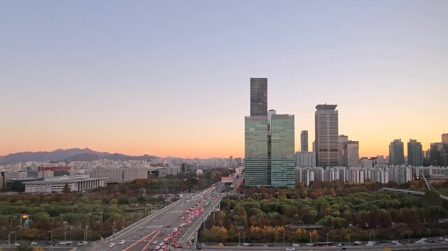 timelapse, panoramic sunrise city view, sunrise cityscape of Yeouido, Seoul, Korea	

