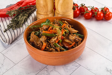 Gourmet shredded meat with vegetables
