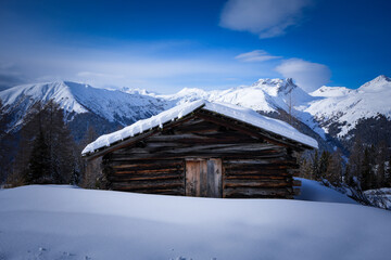 Scheune im Winter