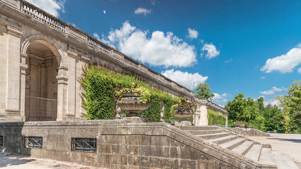 Fototapeta premium Palais du Capitole timelapse hyperlapse in Jardin public de Bordeaux, France