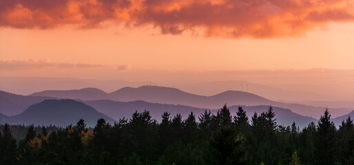 Aussicht vom Horningsrindeturm  im Schwarzwald auf die Rheineische Tiefebene