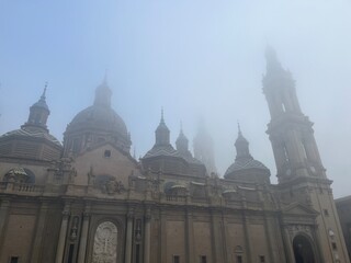 Plaza del Pilar con Niebla. Vista increíble