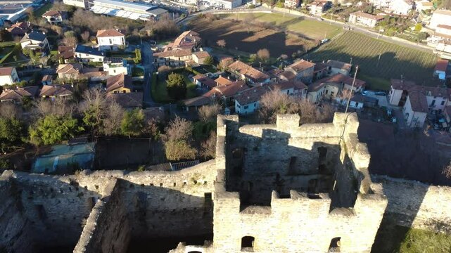 CASTELLO DI PARATICO
