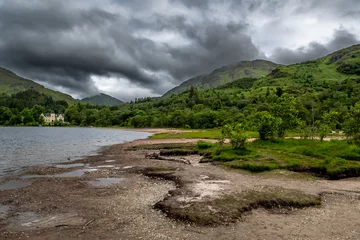 Photo sur Plexiglas Sandy Beach Of Lake Loch Shiel At Glenfinnan Monument On The Road To The Isles In Lochaber In Scotland, UK
