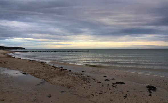 Abendd&auml;mmerung am Strand von Warnem&uuml;nde.