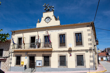 Facade of the Town Hall of Higuera de las Due&ntilde;as, Avila. The fa&ccedil;ade of the building is simple and functional, typical of the town halls of small municipalities in Spain.