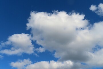 Obraz premium Beautiful cloudscape in blue sky, natural background