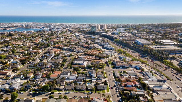 Capture Newport Beach luxury with stunning real estate photography. High-quality images showcase homes beautifully, perfect for listings, marketing, and Shutterfly prints.