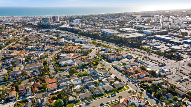 Capture Newport Beach luxury with stunning real estate photography. High-quality images showcase homes beautifully, perfect for listings, marketing, and Shutterfly prints.
