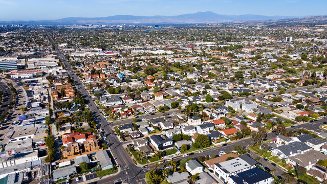 Capture Newport Beach luxury with stunning real estate photography. High-quality images showcase homes beautifully, perfect for listings, marketing, and Shutterfly prints.