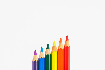 色鉛筆でLGBTQのレインボー・プライドフラッグ