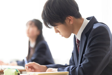 Fototapeta premium 授業を受ける高校生