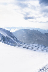 氷河に覆われたワイナポトシ - 登山者の挑戦