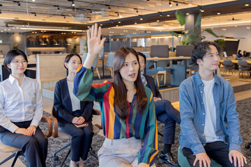 デザイナーズオフィスで働く人々