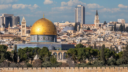 Fototapeta premium Panorama of the Temple Mount with the Al Aqsa Mosque and modern Jerusalem in the background