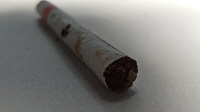 cigarette without cork