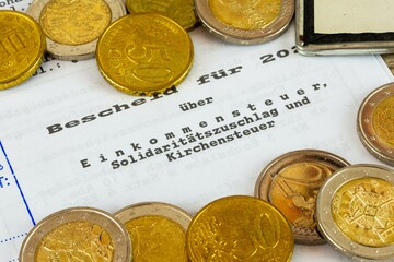 Symbolbild Einkommensteuer: Nahaufnahme von einem Einkommensteuerbescheid © U. J. Alexander