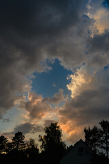 Schöne weiche mystische romantische Wolkenstimmung