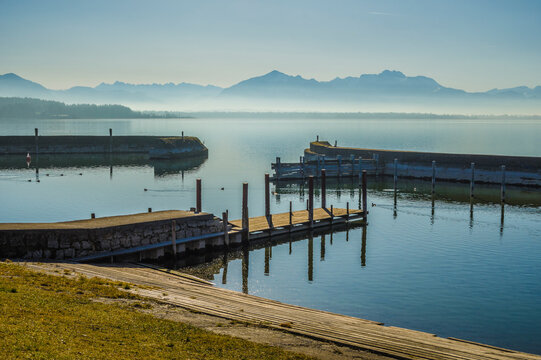 Chieming Hafen in Winterruhe