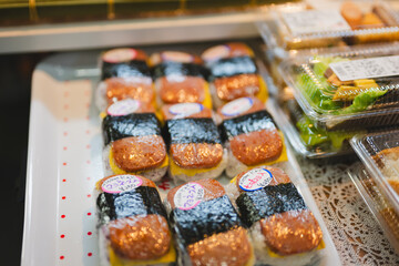 沖縄　ポークたまごおにぎり　スパムおにぎり　
