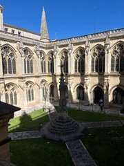 Fachada, puertas, techos y espacios incre&iacute;bles de la catedral de Burgos, Espa&ntilde;a.