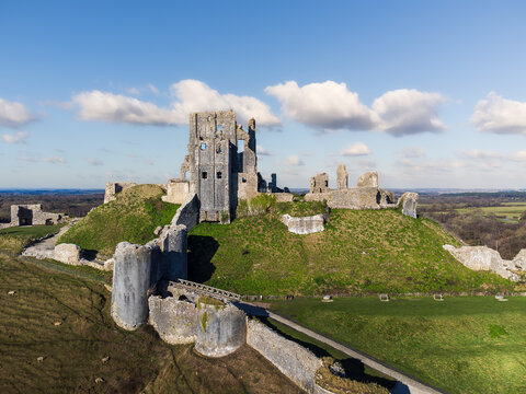 ruins of corfe castle in dorset