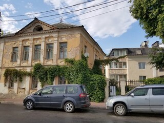 An example of a dilapidated but still inhabited building in Kaluga, Russia