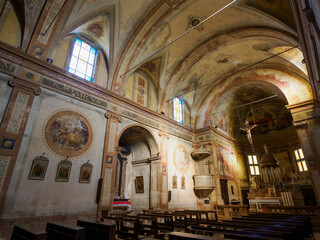 Fototapeta premium Interior of the Santi Pietro e Paolo church at Tainate, near Gaggiano, Italy