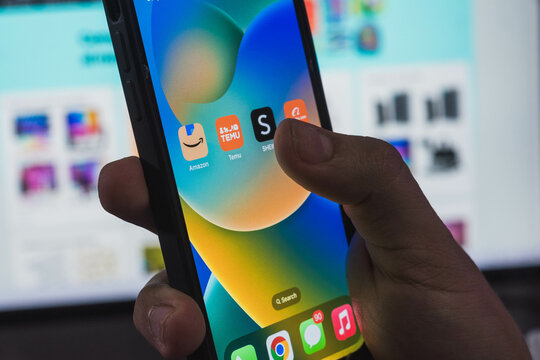 e commerce apps, amazon, temu, shein, alibaba, versus concept