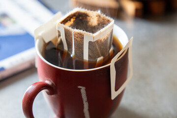 本とドリップコーヒーでリラックスタイム