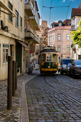 Die schöne Alte Tram in Lissabon Portugal