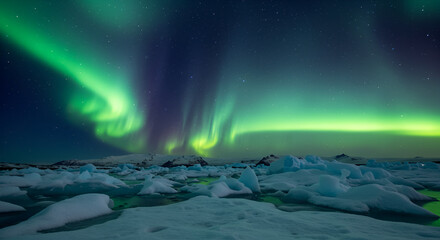 Naklejka premium Frozen Tundra with Jagged Icebergs Glowing Under an Ethereal Aurora Borealis
