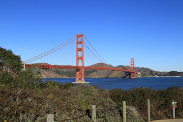 Iconic San Francisco – Majestic Golden Gate Bridge