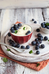 Probiotischer Joghurt mit Blaubeeren